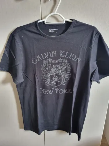 Camiseta Calvin Klein (P)