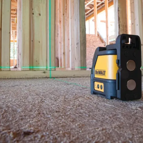 Nível a Laser 30 Metros Auto Nivelador Linha Cruzada Verde com Maleta Dewalt DW088CG-LA
