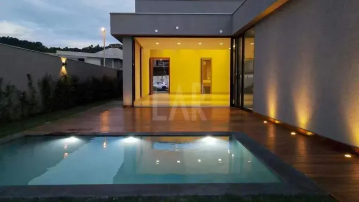 Linda casa - 4 quartos com 2 suítes e 2 semissuítes, 4 vagas - Alphaville Lagoa dos Ingles