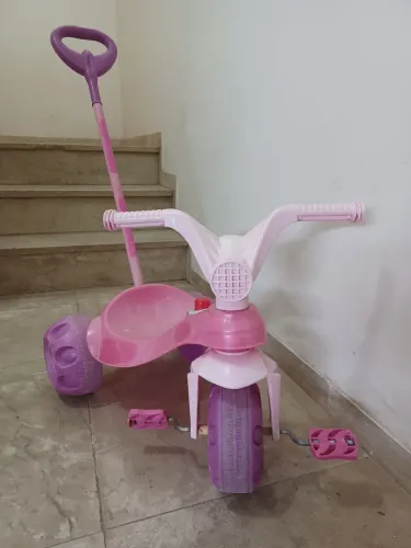 Triciclo Infantil Rosa Bandeirante.15,00