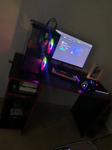COMPUTADOR GAMER + escrivaninha de brinde