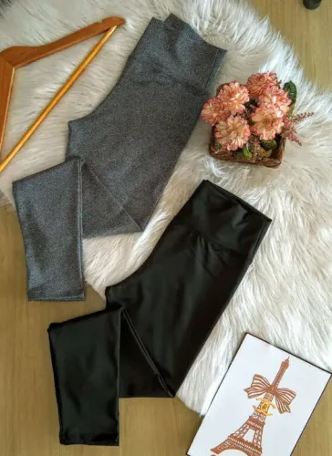 calça legging preta e cinza