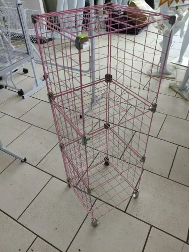 Estante aramada 3 nichos Rosa