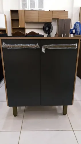 Armário Organizador Elegante com Design Moderno-NOVO!