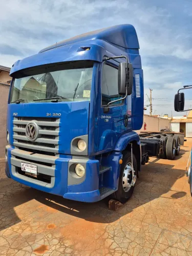 VW 24250, Ano 2008 , Chassis,  Ótimo estado. 