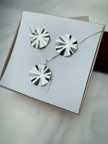 Impacto e Leveza: Conjunto Eletroformação em Prata 925