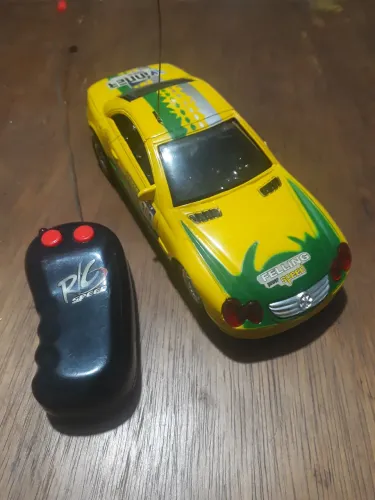 Carrinho de controle remoto vintage