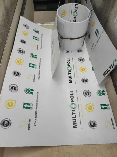 Chapas de Policarbonato Compacto Branco Leitoso Área Externa