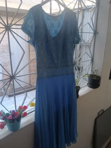 Vendo vestido de festa