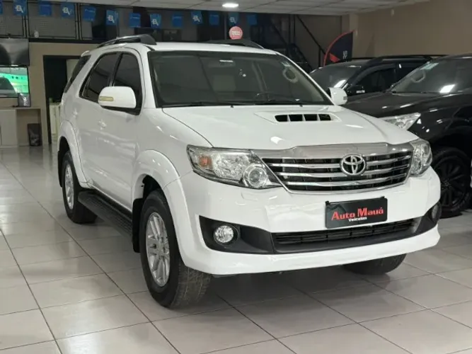 Toyota Hilux SW4 SRV D4-d 4X4 3.0 TDI Dies. AUT 2014