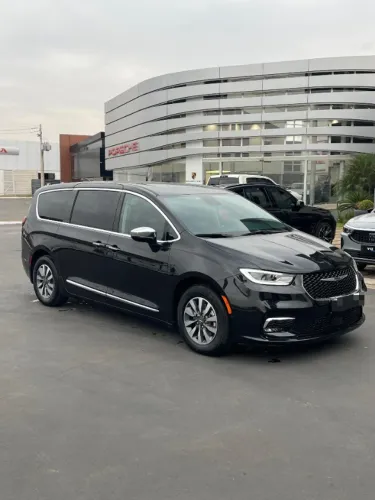 Chrysler Pacifica Pinnacle Hibryd 3.6 V6 260cv 2023