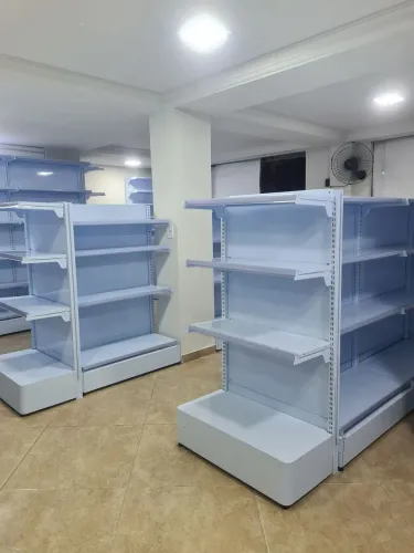 Gôndolas novas para loja 