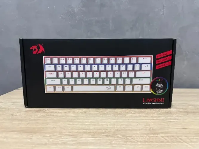 Teclado Gamer Mecânico Redragon Lakshmi Lunar White, Rainbow, Switch Brown, ABNT2 [NOVO]