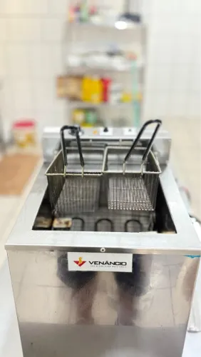 Vendo Fritadeira Elétrica