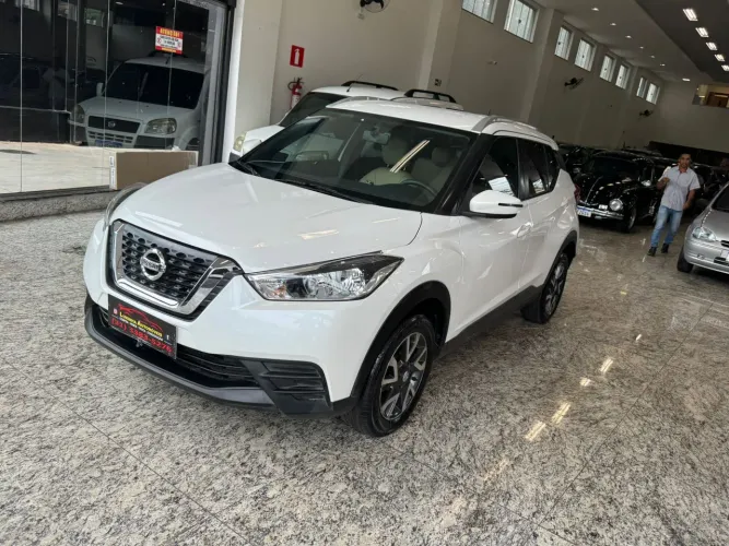 Nissan Kicks Carro Impecável Financio 20 Mil De Entrada