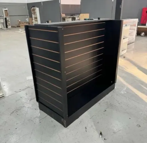 GÔNDOLA H CANALETADA MDF PRETO