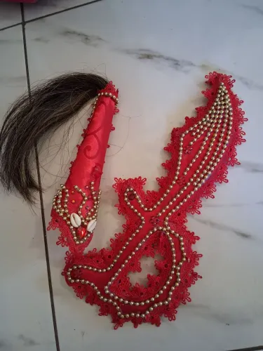 Paramenta  oya  nova 