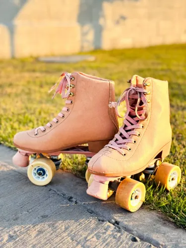Patins Roller Rosa Retrô da marca Oxer usado apenas 3 vezes.  Tamanho 36