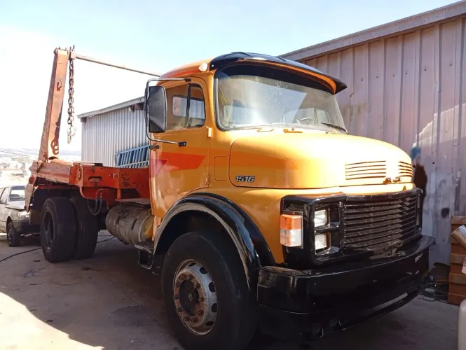 Poliguindaste MB 2220 ano 89