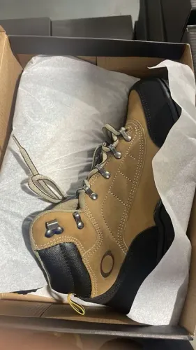 Bota Masculina oakley beje adventure Sola colada e costurada 