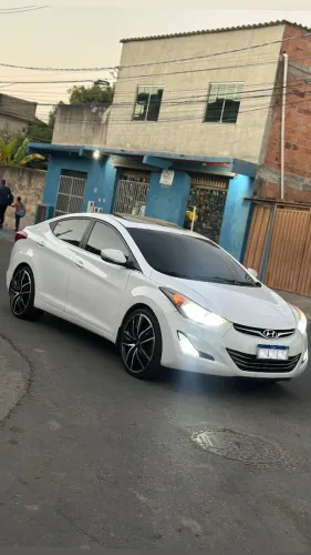 Hyundai Elantra GLS 2.0 16V Flex Aut. 2015