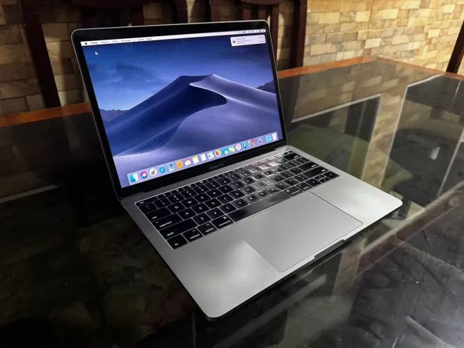MacBook Pro 13 2017 i5 8Gb RAM SSD 128 Novíssimo 