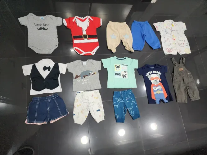 Kit roupinhas de bebê menino 13 peças (Tamanhos variam 0-3meses e 3-6meses)