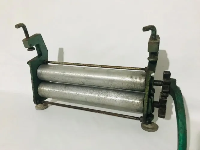 Cilindro para fazer  massas Pães macarrão marca Degil n° 2