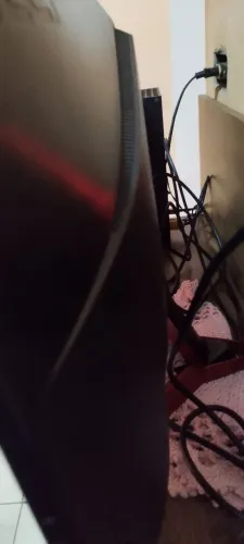 Console Xbox  e dois controles 