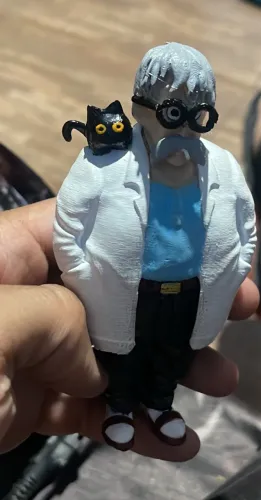 Dr Briefs ( pai da Bulma )boneco Dragon ball