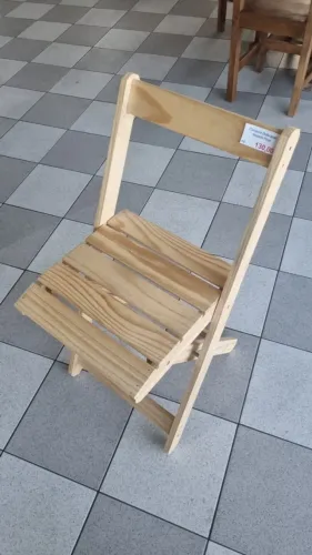 Cadeira dobrável de pinus comum  