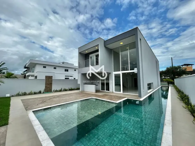 Casa em Condomínio Alto Padrão com 4 suítes - À venda