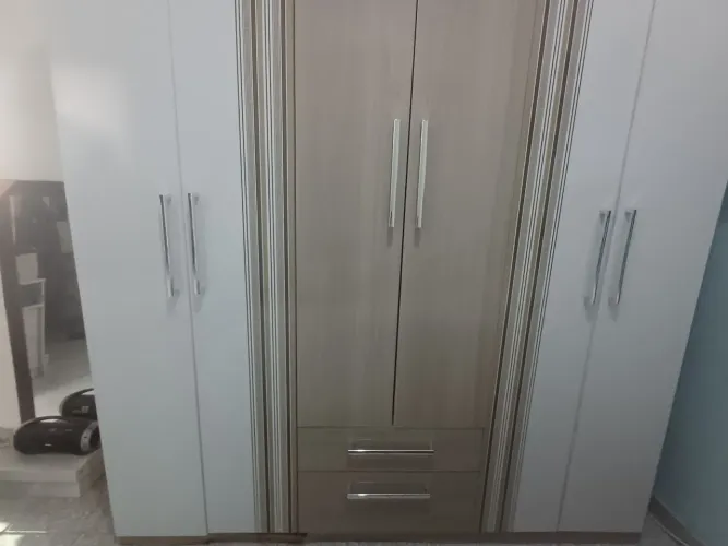 Guarda-roupa grande, desmontado, em perfeito estado !