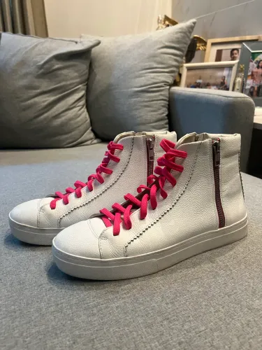 Tenis cano alto branco e rosa