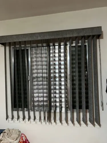 Persianas Verticais Cinza c/ bando - 1,55L x 1,40A