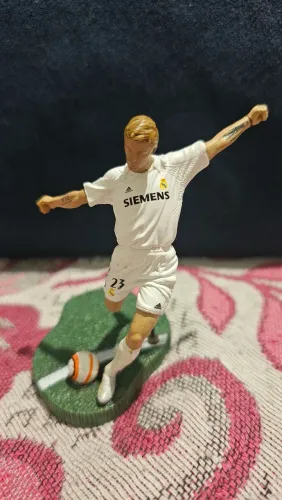 COLEÇÃO JOGADORES FT CHAMPIONS "LOS GALÁCTICOS" REAL MADRI BECKHAM ITEM RARO COLECIONADOR