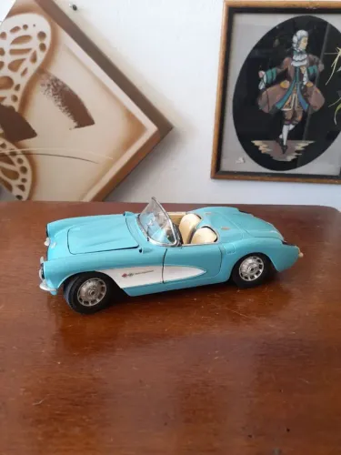 Miniatura Chevrolet Corvette 1957 burago 1:18