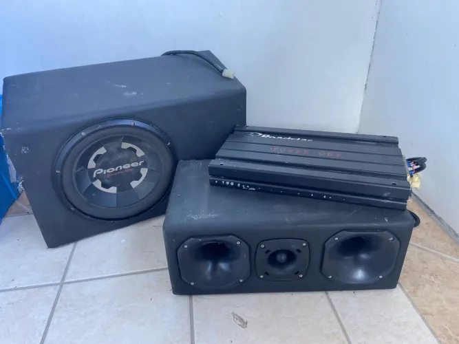 Caixa de Som Pioneer + 2 Cornetas e 1 Twitter JBL.