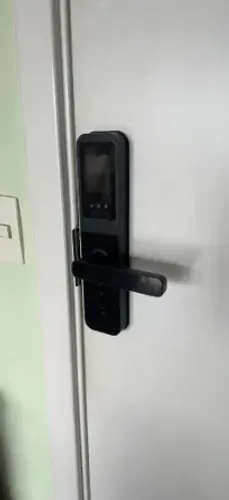 instalações de portas com fechadura eletrônica e rodape