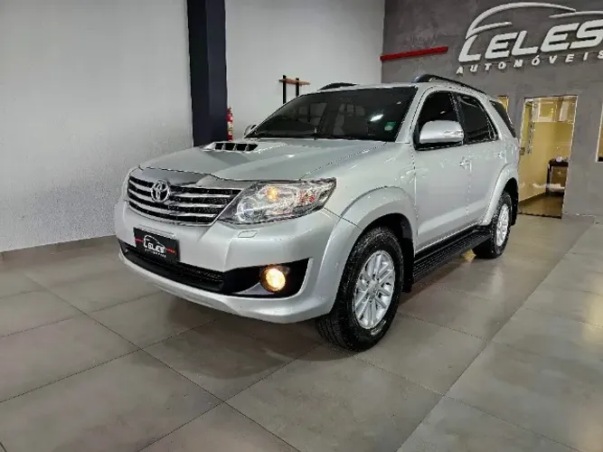 Toyota Hilux SW4 SRV D4-d 4X4 3.0 TDI Dies. AUT 2014