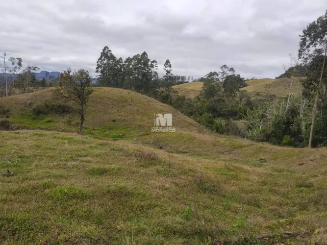 SITIO COM LAGOAS - LEOBERTO LEAL