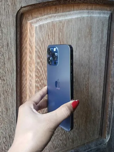iPhone 14 Pro Max roxo ? Assistência abriu, não sabem o defeito / Para peças