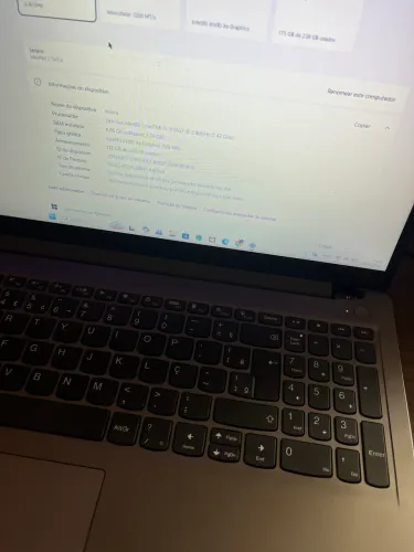 Notebook 11th Gen Lenovo seminovo - I5-1135G7 238 GB