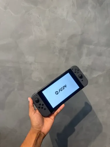 Nitendo switch v4 com alguns jogos
