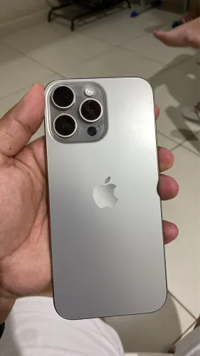 iPhone 16 Pro Max 256G Bateria 93% ainda na garantia
