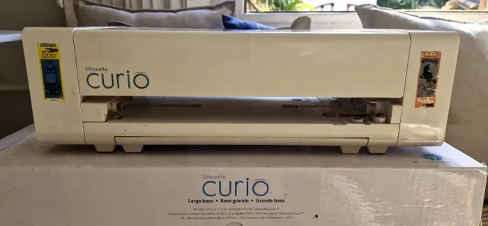 Silhouette Curio