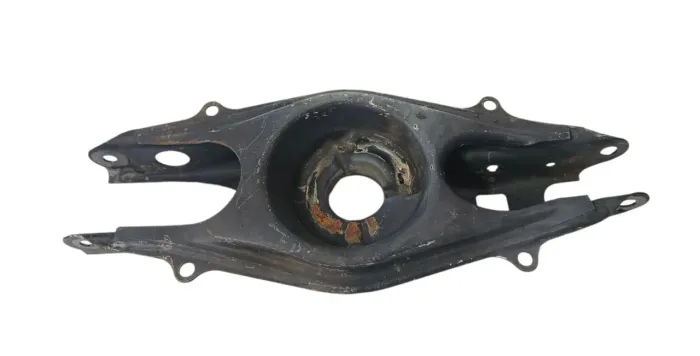 Bandeja Suspensão Traseira Esquerda Mercedes C180 2008 - 2014  