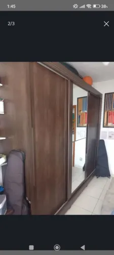guarda roupa de madeira