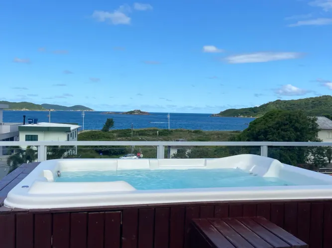 Apartamento Cobertura com Jacuzzi e vista para mar