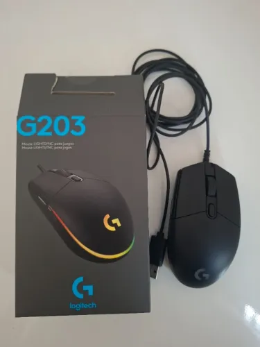 Mouse Gamer Logitech G203 LIGHTSYNC RGB, Efeito de Ondas de Cores, 6 Botões Prog e 8000DPI